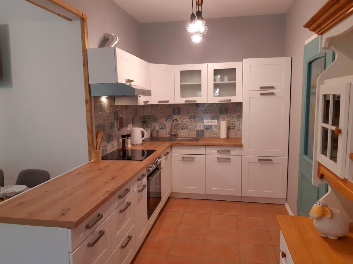 Socaland Apartmaji Luaran gambar