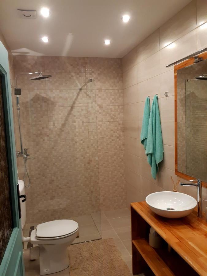 Socaland Apartmaji Luaran gambar